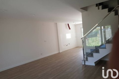 Продажа дома в Вальверде де ла Вирхен, Леон, Испания 4 спальни, 178м2 №153481 - фото 6