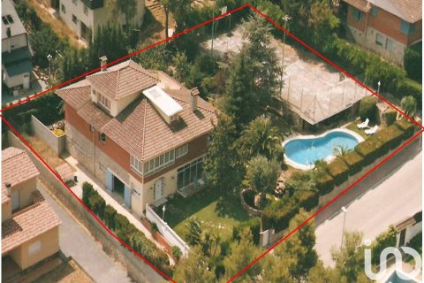 Dom w Corbera de Llobregat, Barcelona, Hiszpania 5 sypialni, 540 mkw. nr 153480 – zdjęcie 27