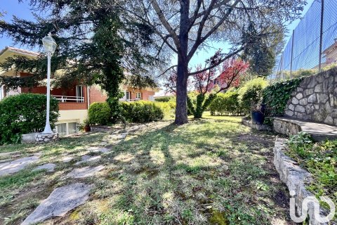 Dom w Corbera de Llobregat, Barcelona, Hiszpania 5 sypialni, 540 mkw. nr 153480 – zdjęcie 7