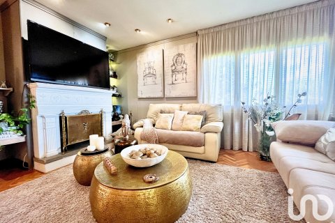 Dom w Corbera de Llobregat, Barcelona, Hiszpania 5 sypialni, 540 mkw. nr 153480 – zdjęcie 16