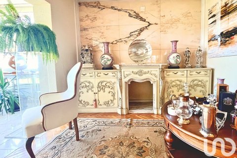 Dom w Corbera de Llobregat, Barcelona, Hiszpania 5 sypialni, 540 mkw. nr 153480 – zdjęcie 15