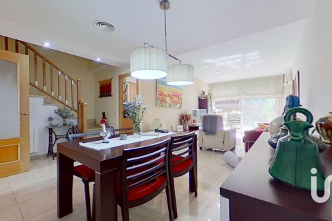 Kamienica w El Vendrell, Tarragona, Hiszpania 4 sypialnie, 262 mkw. nr 153477 – zdjęcie 2