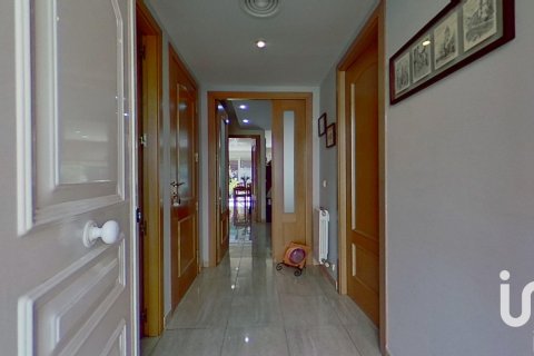 Kamienica w El Vendrell, Tarragona, Hiszpania 4 sypialnie, 262 mkw. nr 153477 – zdjęcie 12