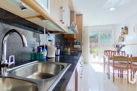 Kamienica w El Vendrell, Tarragona, Hiszpania 4 sypialnie, 262 mkw. nr 153477 – zdjęcie 6