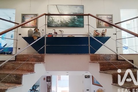 Dom w Torredembarra, Tarragona, Hiszpania 6 sypialni, 652 mkw. nr 152335 – zdjęcie 18