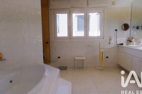 Dom w Torredembarra, Tarragona, Hiszpania 6 sypialni, 652 mkw. nr 152335 – zdjęcie 22