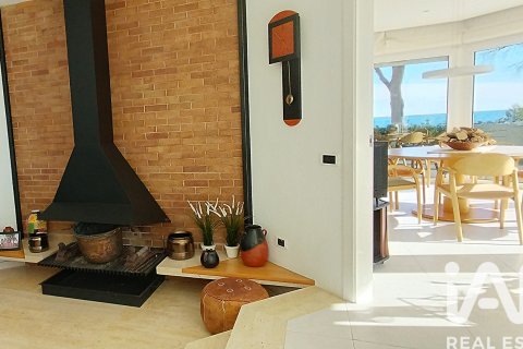 Dom w Torredembarra, Tarragona, Hiszpania 6 sypialni, 652 mkw. nr 152335 – zdjęcie 10