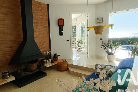 Dom w Torredembarra, Tarragona, Hiszpania 6 sypialni, 652 mkw. nr 152335 – zdjęcie 9