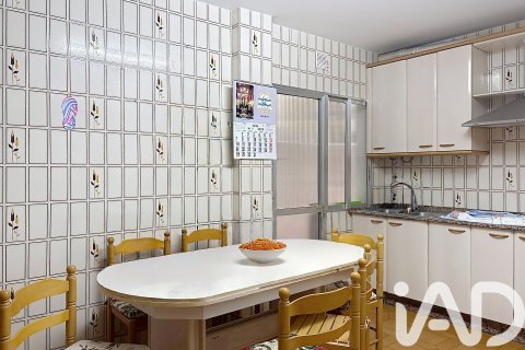 Huoneisto myytävänä Marin, Pontevedra, Espanja, 4 makuuhuonetta, 155 m2 No. 152340 - kuva 10