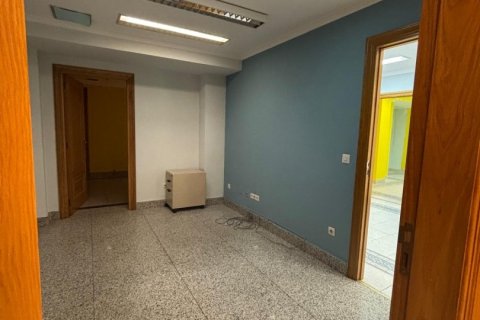 Oficina en venta en Valladolid, España 7 dormitorios, 174 m2 No. 152338 - foto 7