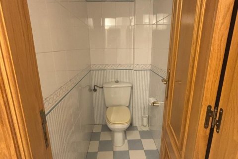 Oficina en venta en Valladolid, España 7 dormitorios, 174 m2 No. 152338 - foto 19