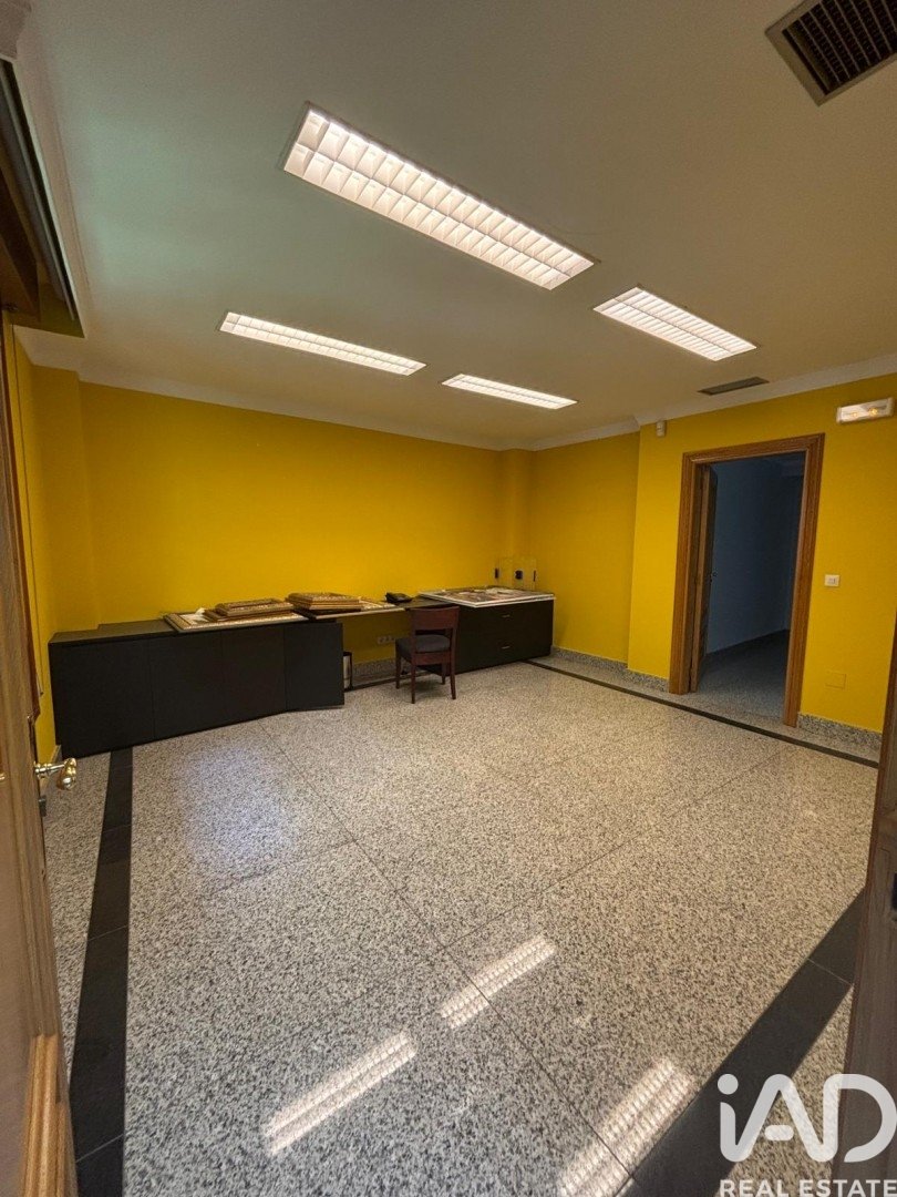 Office in Valladolid, Spain 7 bedrooms, 174 sq.m. No. 152338