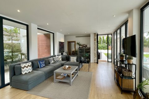 Villa for rent in Santa Ponsa, Mallorca, Spain 6 bedrooms, 370 sq.m. No. 194867 - photo 5