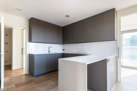 Huoneisto myytävänä Esplugues de Llobregat, Barcelona, Espanja, 4 makuuhuonetta, 162 m2 No. 194535 - kuva 8