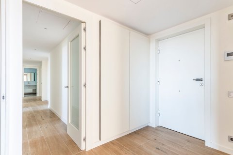 Huoneisto myytävänä Esplugues de Llobregat, Barcelona, Espanja, 4 makuuhuonetta, 162 m2 No. 194535 - kuva 29