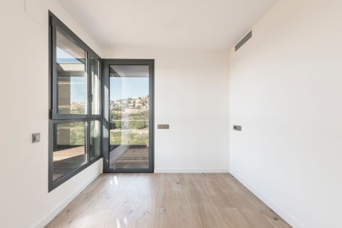 Huoneisto myytävänä Esplugues de Llobregat, Barcelona, Espanja, 4 makuuhuonetta, 162 m2 No. 194535 - kuva 22