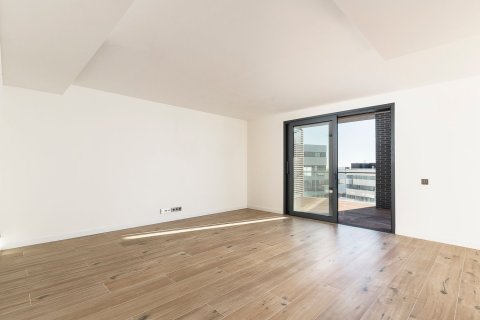 Huoneisto myytävänä Esplugues de Llobregat, Barcelona, Espanja, 4 makuuhuonetta, 162 m2 No. 194535 - kuva 4