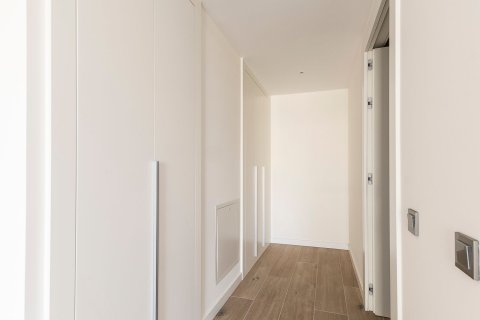Huoneisto myytävänä Esplugues de Llobregat, Barcelona, Espanja, 4 makuuhuonetta, 162 m2 No. 194535 - kuva 16