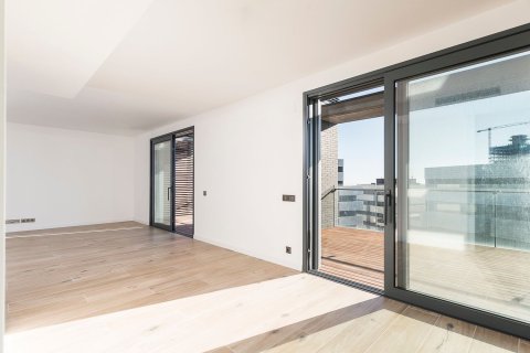 Huoneisto myytävänä Esplugues de Llobregat, Barcelona, Espanja, 4 makuuhuonetta, 162 m2 No. 194535 - kuva 2