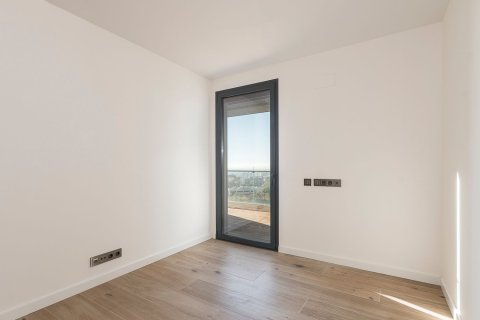 Huoneisto myytävänä Esplugues de Llobregat, Barcelona, Espanja, 4 makuuhuonetta, 162 m2 No. 194535 - kuva 25