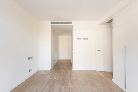 Huoneisto myytävänä Esplugues de Llobregat, Barcelona, Espanja, 4 makuuhuonetta, 162 m2 No. 194535 - kuva 15