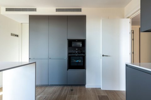 Huoneisto myytävänä Esplugues de Llobregat, Barcelona, Espanja, 4 makuuhuonetta, 162 m2 No. 194535 - kuva 11