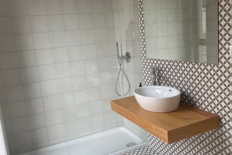 Huoneisto myytävänä Lloret de Mar, Girona, Espanja, 2 makuuhuonetta, 81 m2 No. 194538 - kuva 12