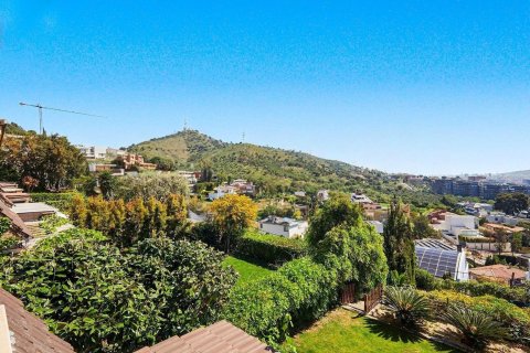 Huoneisto myytävänä Esplugues de Llobregat, Barcelona, Espanja, 7 makuuhuonetta, 489 m2 No. 194534 - kuva 13
