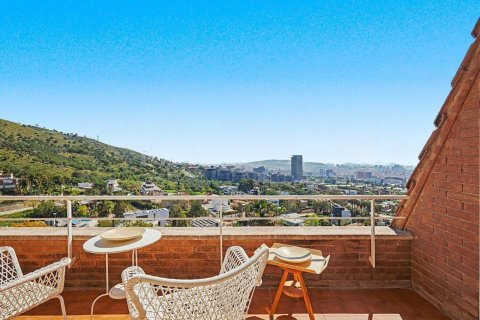 Huoneisto myytävänä Esplugues de Llobregat, Barcelona, Espanja, 7 makuuhuonetta, 489 m2 No. 194534 - kuva 28