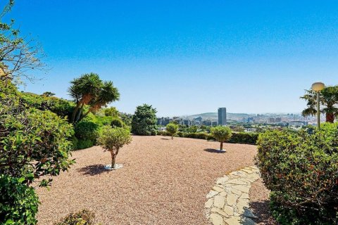 Huoneisto myytävänä Esplugues de Llobregat, Barcelona, Espanja, 7 makuuhuonetta, 489 m2 No. 194534 - kuva 7