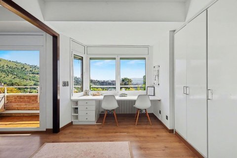 Huoneisto myytävänä Esplugues de Llobregat, Barcelona, Espanja, 7 makuuhuonetta, 489 m2 No. 194534 - kuva 24