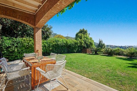 Huoneisto Esplugues de Llobregat, Barcelona, Espanja 7 makuuhuonetta, 489 m2 No. 194534