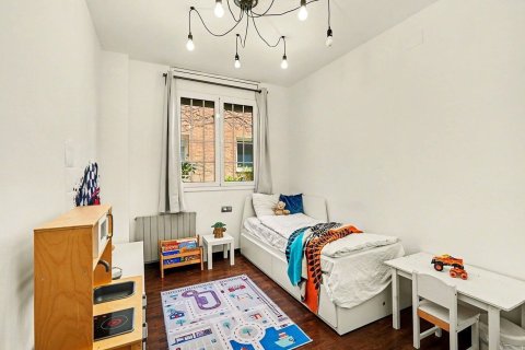 Huoneisto myytävänä Esplugues de Llobregat, Barcelona, Espanja, 7 makuuhuonetta, 489 m2 No. 194534 - kuva 21
