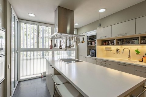 Huoneisto myytävänä Barcelona, Espanja, 5 makuuhuonetta, 245 m2 No. 194536 - kuva 23