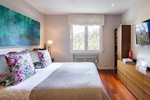 Huoneisto myytävänä Barcelona, Espanja, 5 makuuhuonetta, 245 m2 No. 194536 - kuva 16