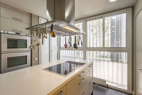 Huoneisto myytävänä Barcelona, Espanja, 5 makuuhuonetta, 245 m2 No. 194536 - kuva 22