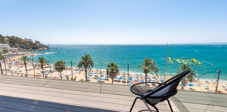 Huoneisto Lloret de Mar, Girona, Espanja 3 makuuhuonetta, 146 m2 No. 194537