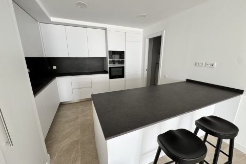 Apartamento en venta en Estepona, Málaga, España 2 dormitorios, 90 m2 No. 180436 - foto 5
