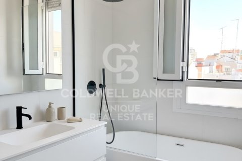 Takvåning till salu i Madrid, Spanien 3 sovrum, 120 kvm. Nr. 157014 - foto 4