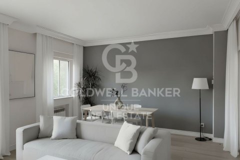 Takvåning i Madrid, Spanien 3 sovrum, 120 kvm. Nr. 157014