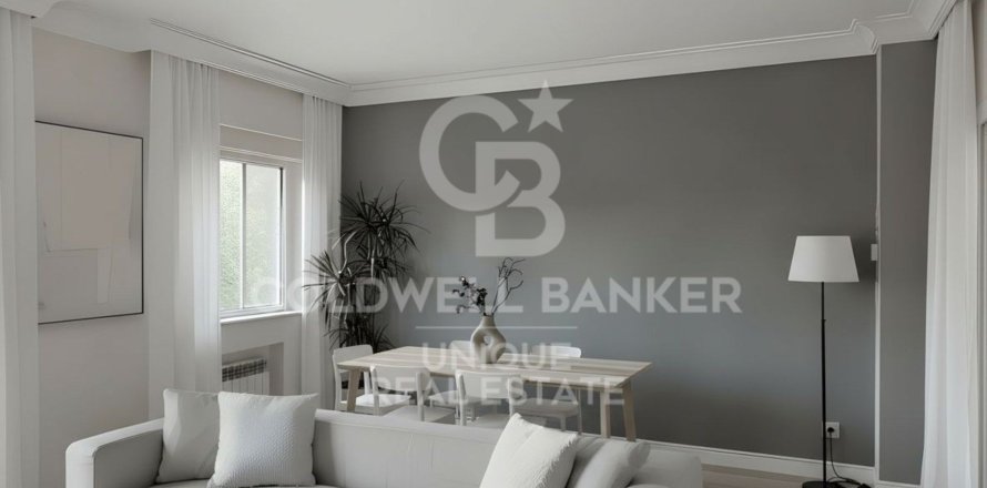 Takvåning i Madrid, Spanien 3 sovrum, 120 kvm. Nr. 157014