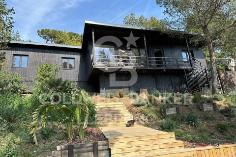 Сasa en Barcelona, España 4 dormitorios, 90 m2 No. 157406