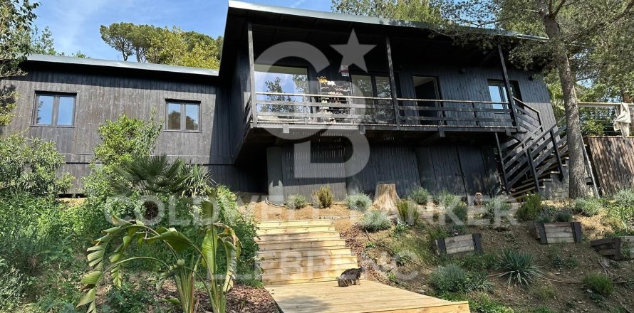 Сasa en Barcelona, España 4 dormitorios, 90 m2 No. 157406