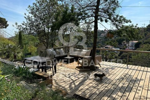 Сasa en venta en Barcelona, España 4 dormitorios, 90 m2 No. 157406 - foto 2