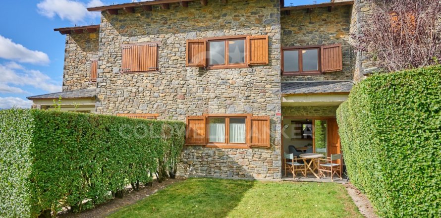 Сasa en Gerona, España 4 dormitorios, 179 m2 No. 157403