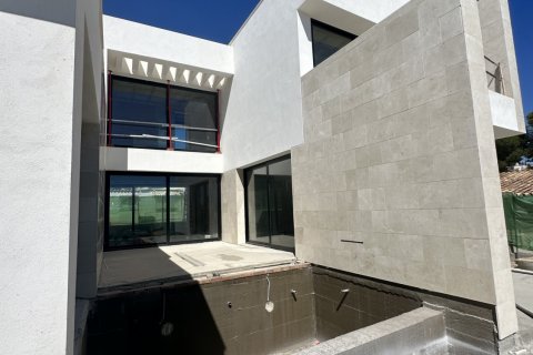 Продажа виллы Нуэва Андалусия, Малага, Испания 4 спальни, 268м2 №109970 - фото 1
