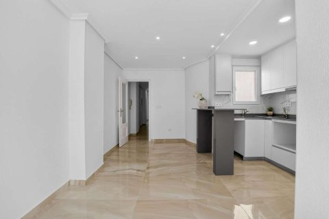 Apartment à vendre à Torrevieja, Alicante, Espagne, 2 chambres, 74 m2 No. 189876 - photo 7