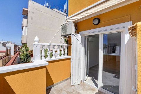 Apartment à vendre à Torrevieja, Alicante, Espagne, 2 chambres, 74 m2 No. 189876 - photo 2