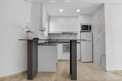 Apartment à vendre à Torrevieja, Alicante, Espagne, 2 chambres, 74 m2 No. 189876 - photo 6