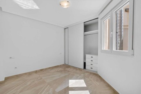 Apartment à vendre à Torrevieja, Alicante, Espagne, 2 chambres, 74 m2 No. 189876 - photo 3